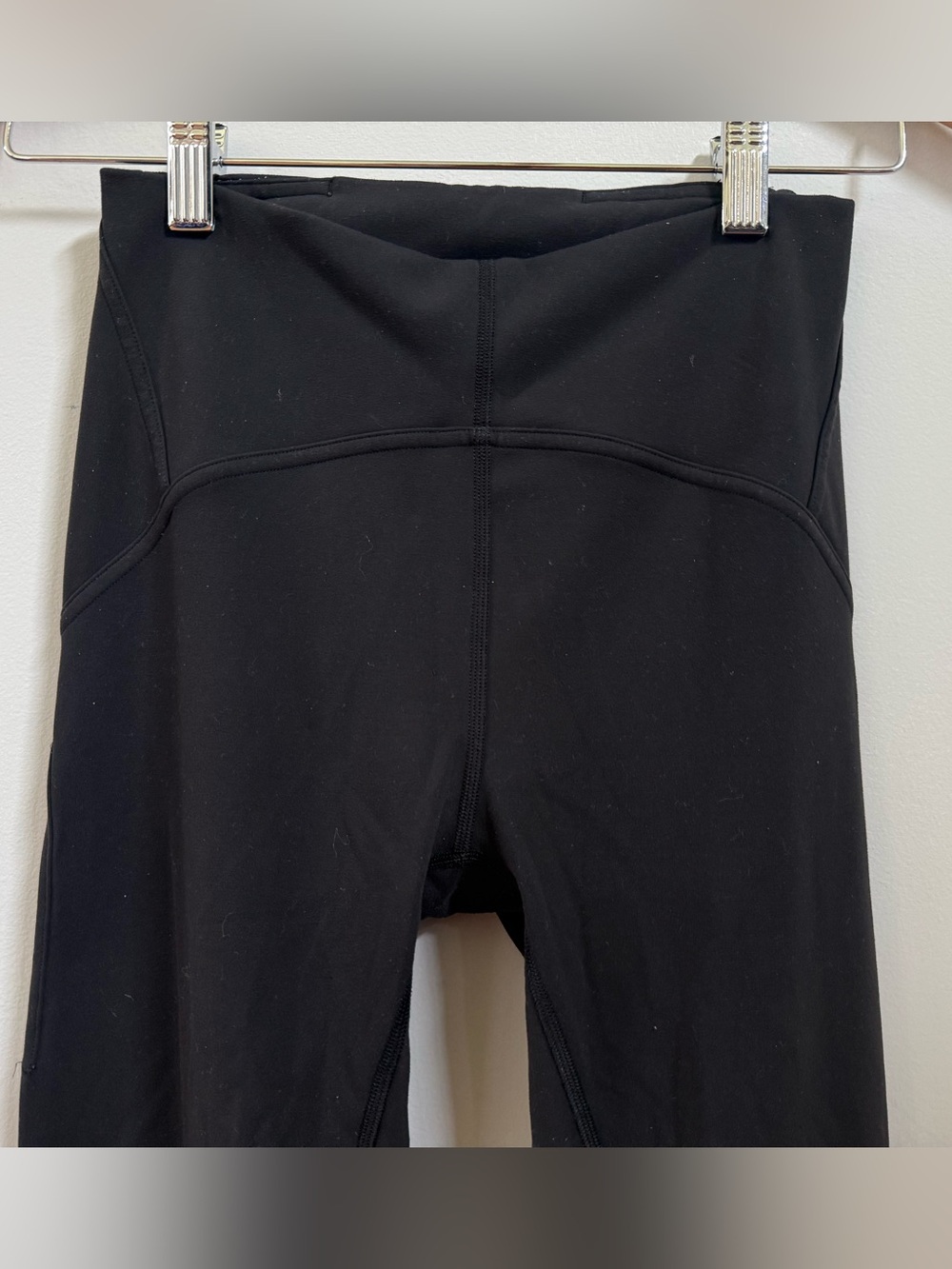 Lululemon Instill High-Rise Tight 25" | Size 4 - Picture 3 of 10